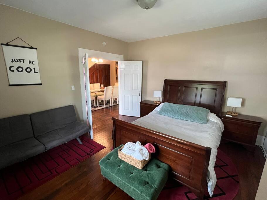 The Purple Door Apt In The Heart Of Radford City Extérieur photo