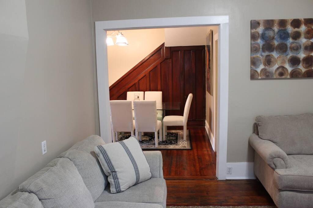 The Purple Door Apt In The Heart Of Radford City Extérieur photo
