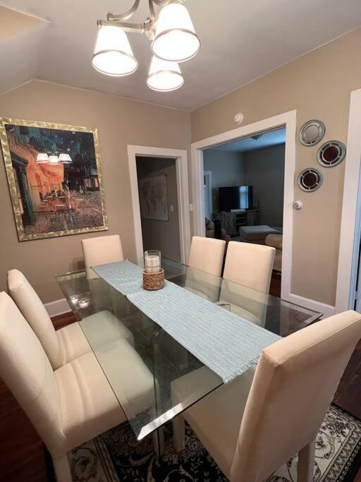 The Purple Door Apt In The Heart Of Radford City Extérieur photo