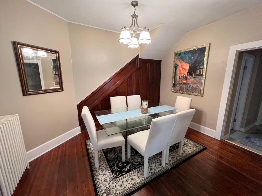 The Purple Door Apt In The Heart Of Radford City Extérieur photo