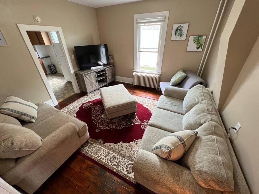 The Purple Door Apt In The Heart Of Radford City Extérieur photo