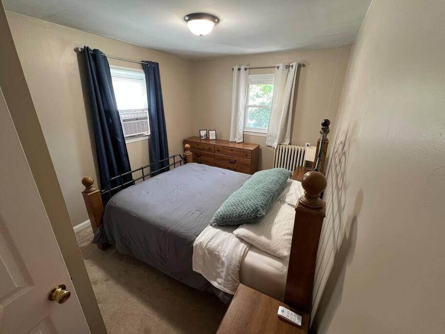 The Purple Door Apt In The Heart Of Radford City Extérieur photo